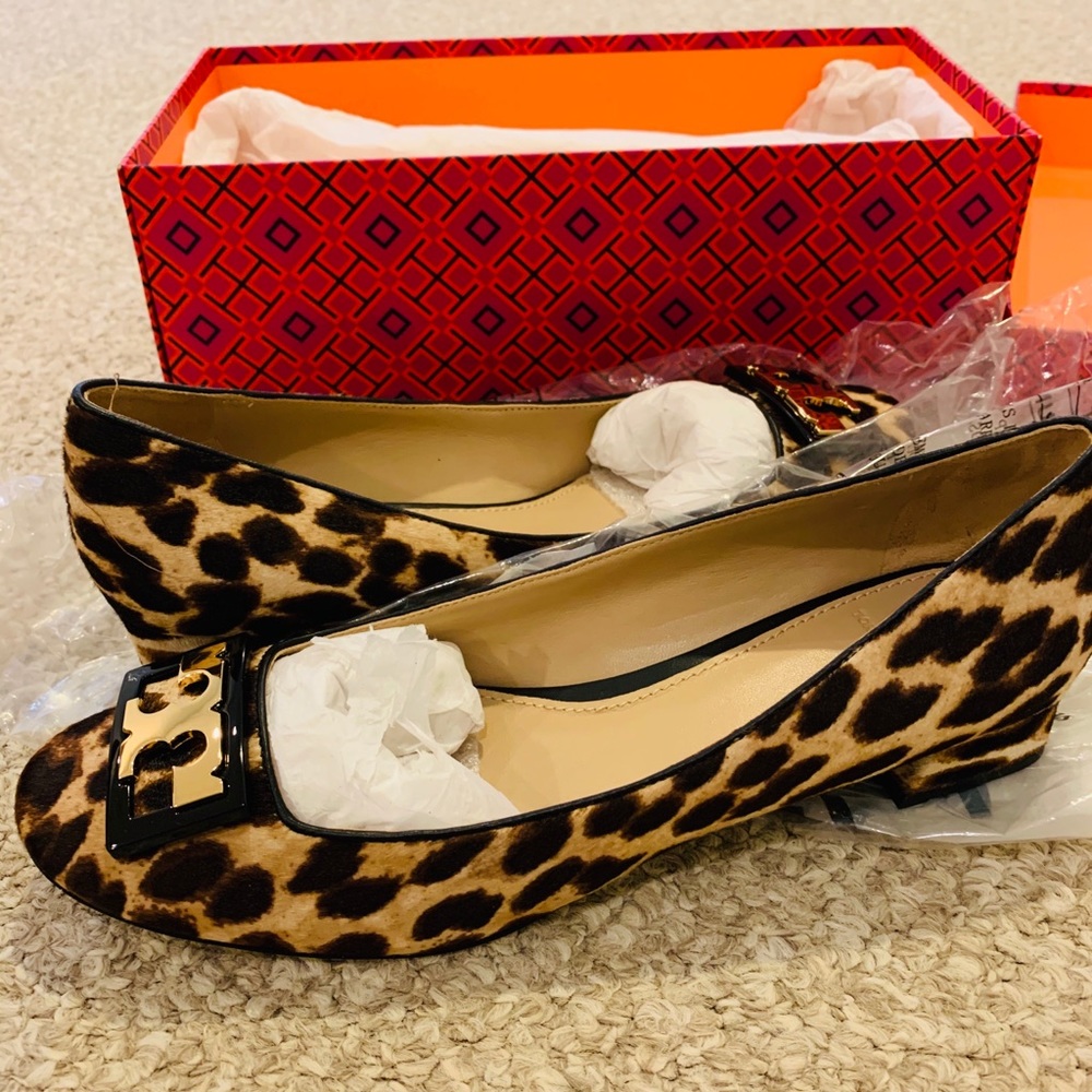 [Tory Burch] HP 💕 Gigi Calf-Hair Leopard Pump - Picture 2 of 13